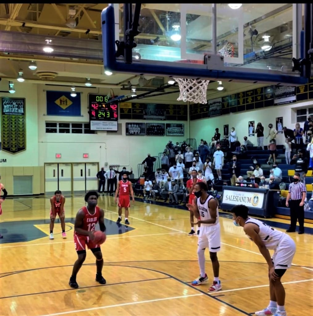 Smyrna advances with a last second free throw over Salesianum