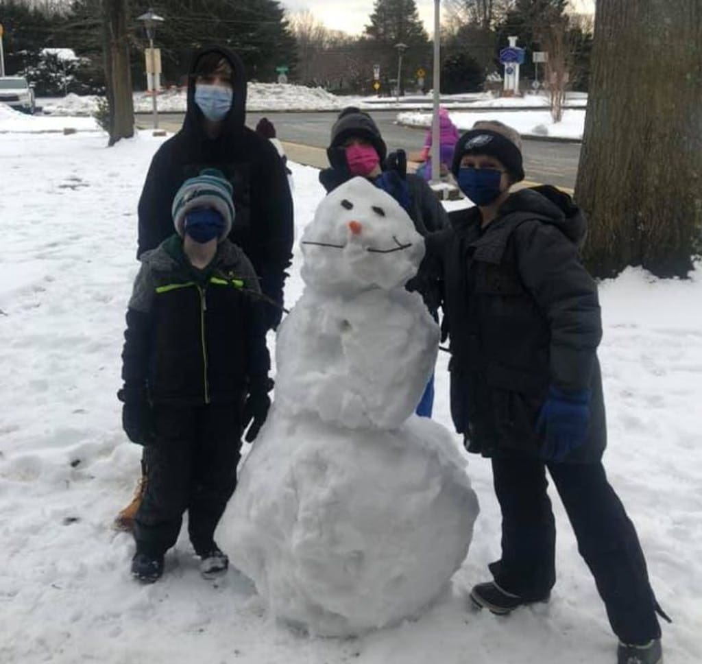 Making snowmen for Regal Heights Nursing Home