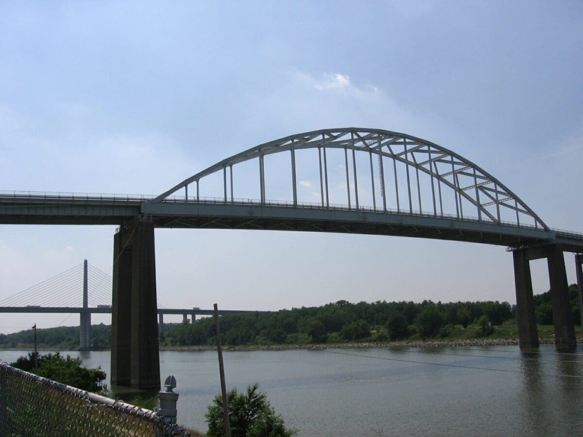 St. Georges Bridge (EaglesFanInTampa photo from Wikimedia)