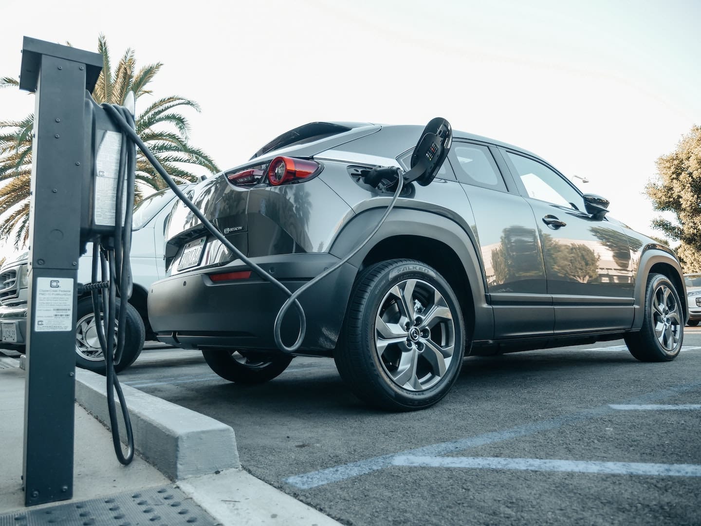 Delaware is developing plans to increase the number of charging stations for electric vehicles. (Kindel Media photo from Pexels)