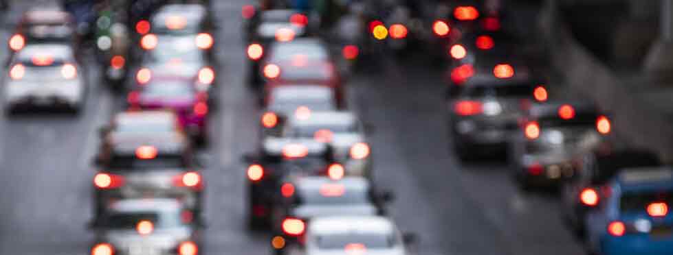 busy crowded traffic jam road 2 scaled e1742336615206